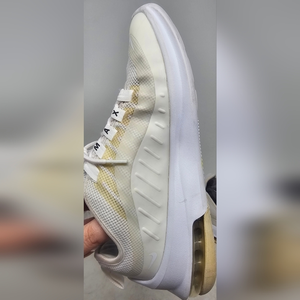 Nike Women's Air Max Axis Triple White Athletic Sneakers SZ 8.5 Style AA2168-100 - Picture 5 of 16